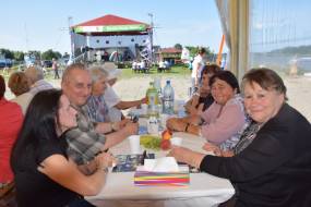 Festyn wakacyjny dla seniorów na Przystani Żeglarskiej w Błotniku